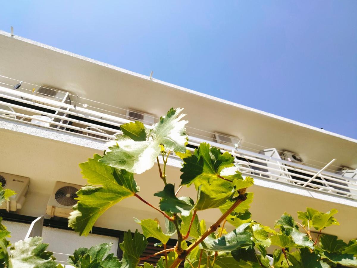 Golden Star Hotel Agia Marina  Exterior photo