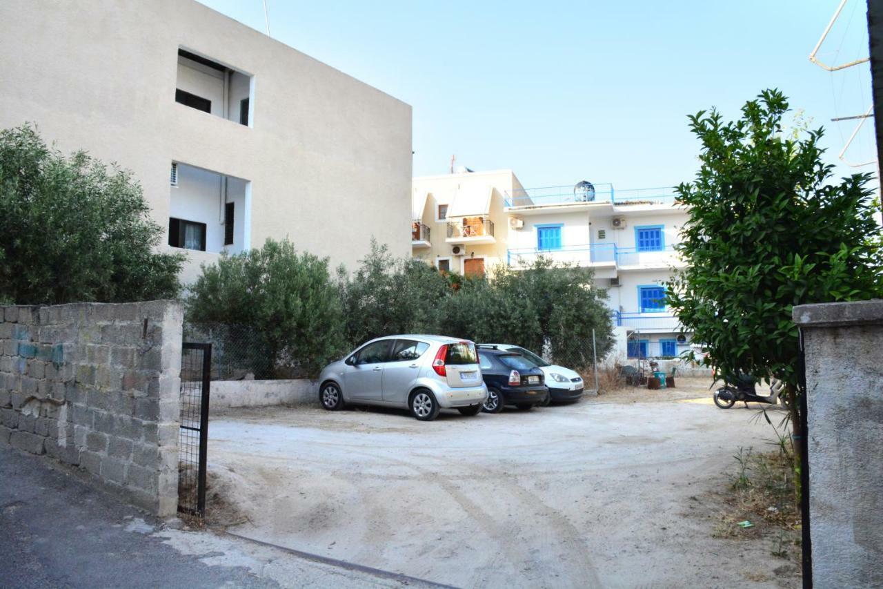 Golden Star Hotel Agia Marina  Exterior photo