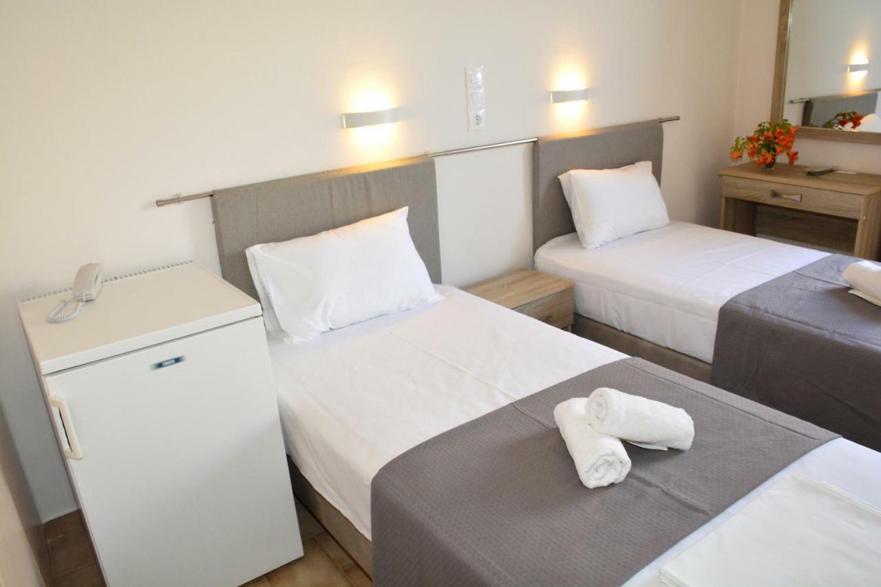 Golden Star Hotel Agia Marina  Exterior photo
